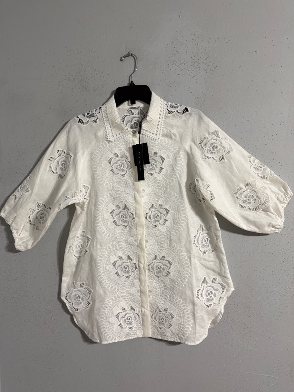 NWT Elie Tahari White Floral Eyelet Button-Up Blouse embroidered
